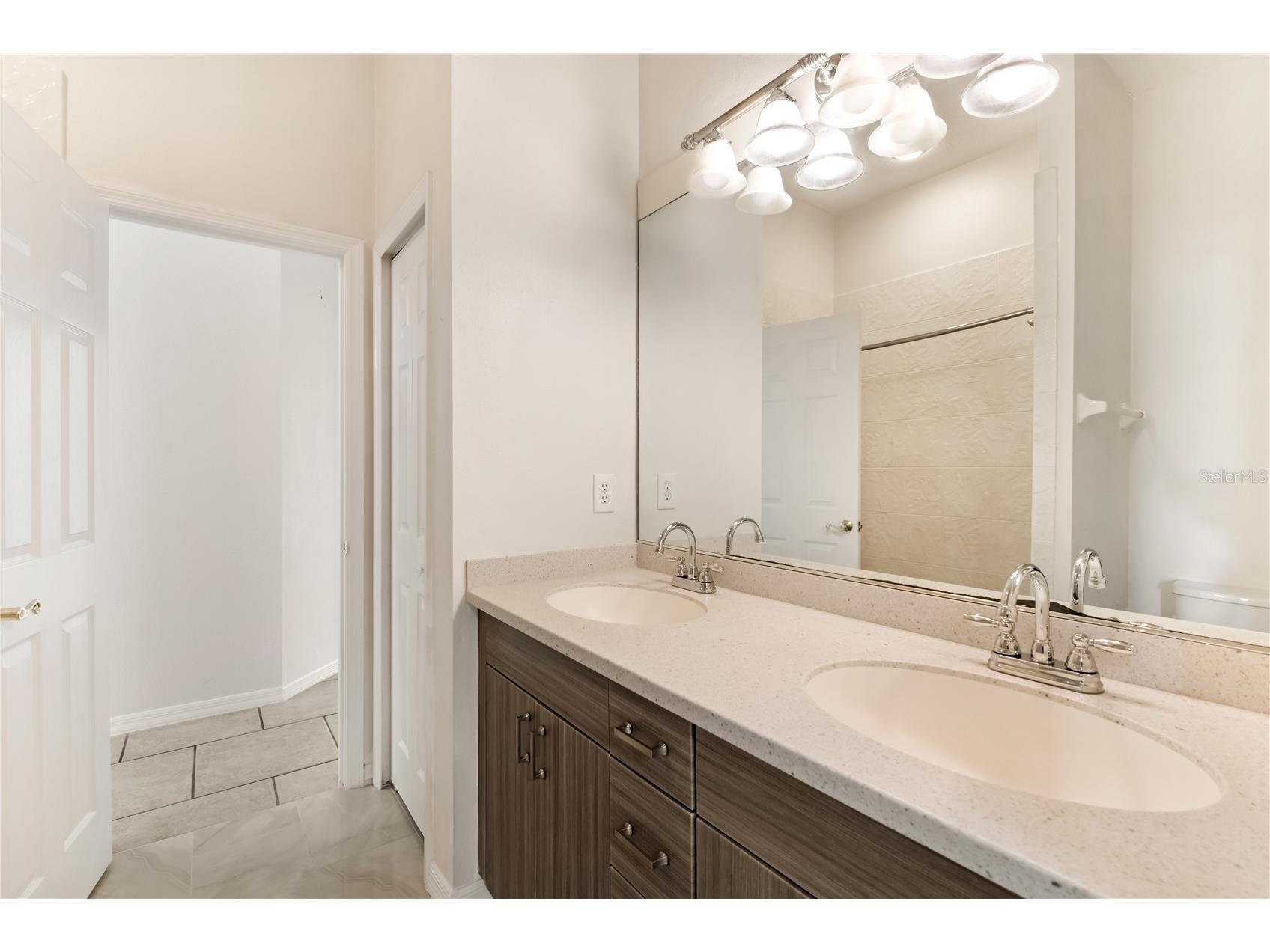 6801 Superior Street Circle Sarasota FL 34243 A4686047 image29