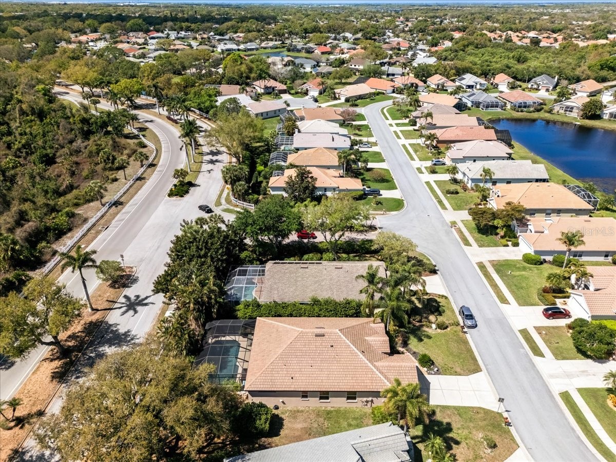 6801 Superior Street Circle Sarasota FL 34243 A4686047 image46