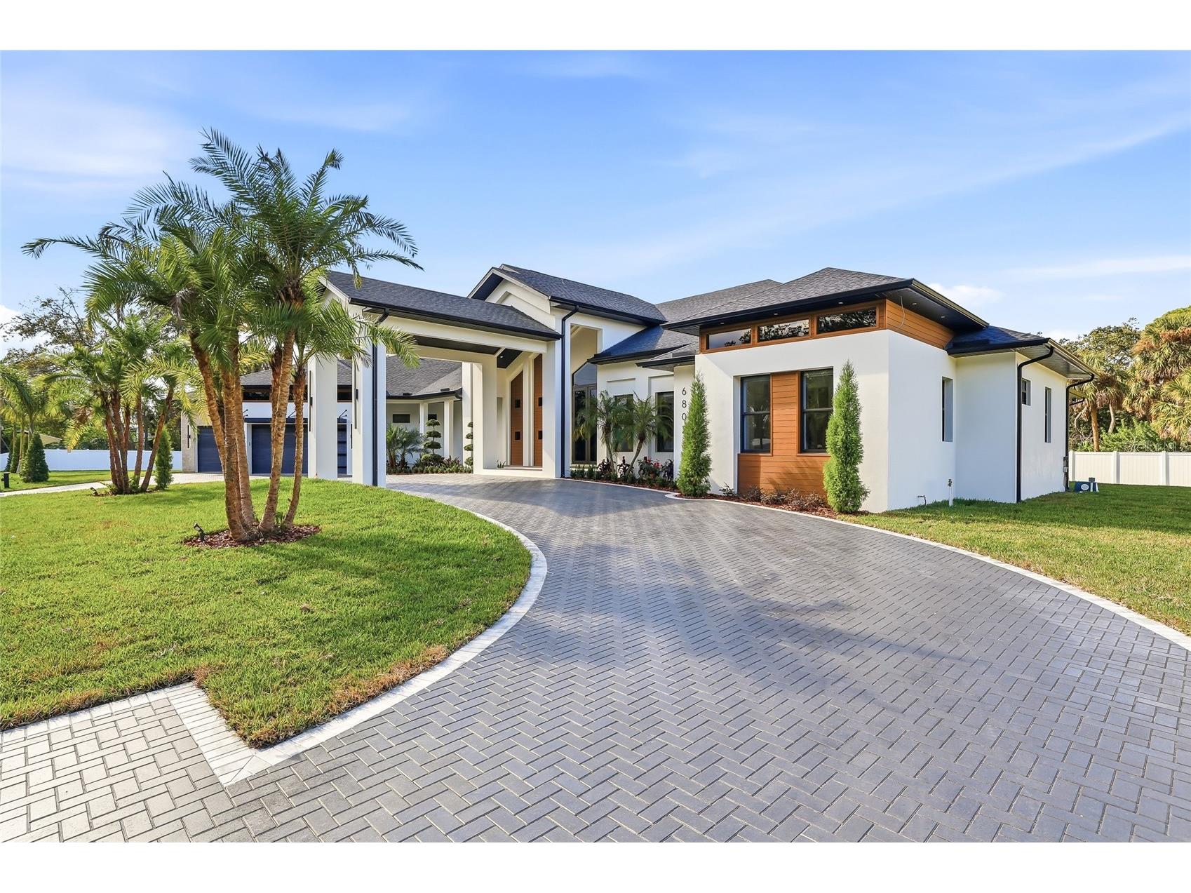 6802 E Creek Drive Tampa FL 33615 TB8462668 image1