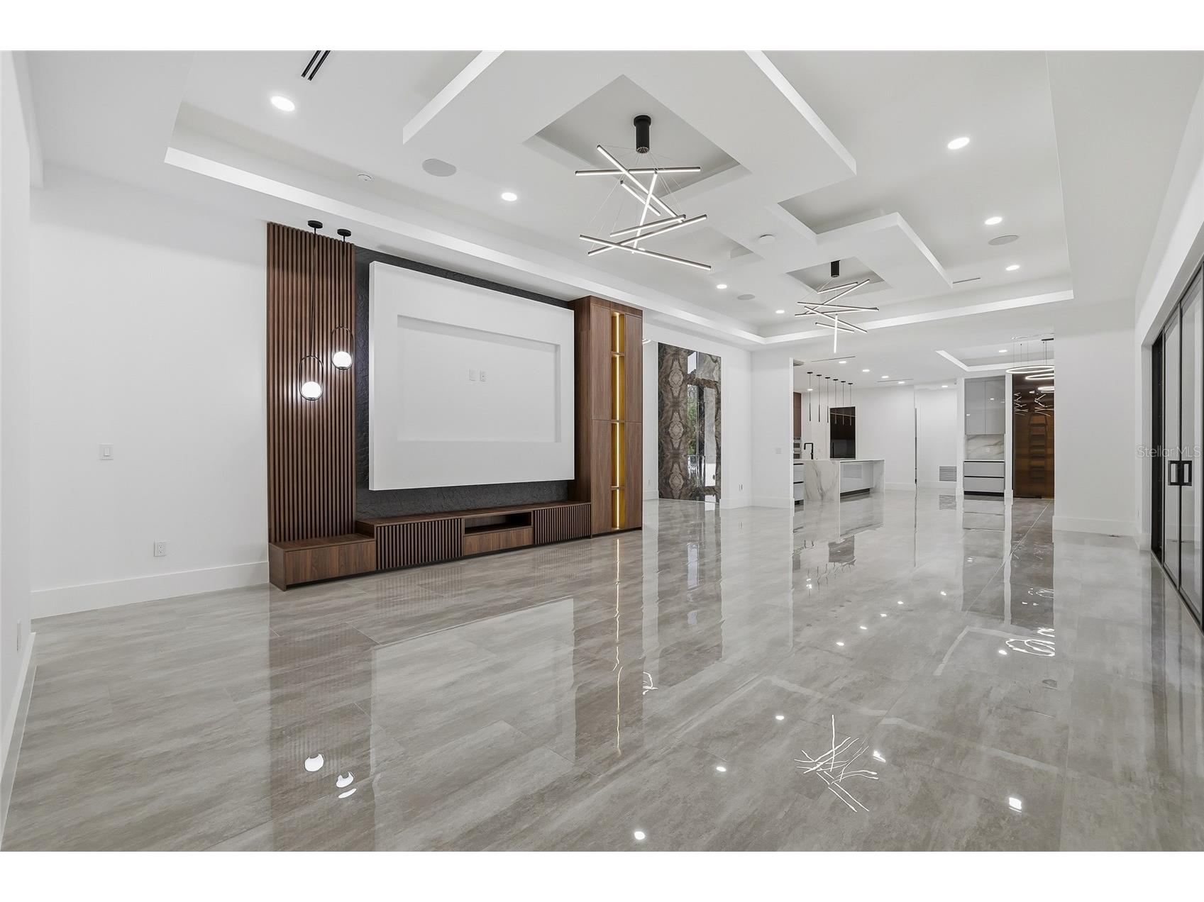 6802 E Creek Drive Tampa FL 33615 TB8462668 image14