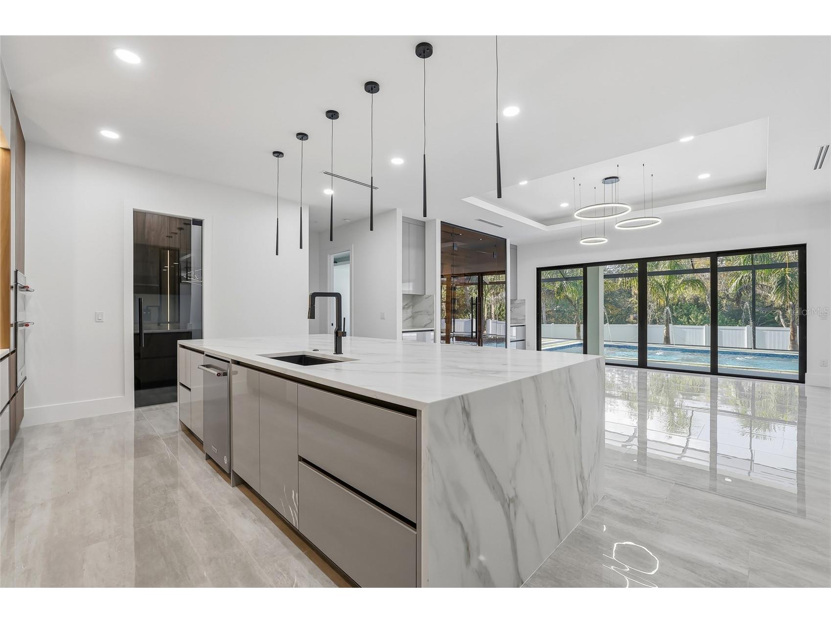 6802 E Creek Drive Tampa FL 33615 TB8462668 image26