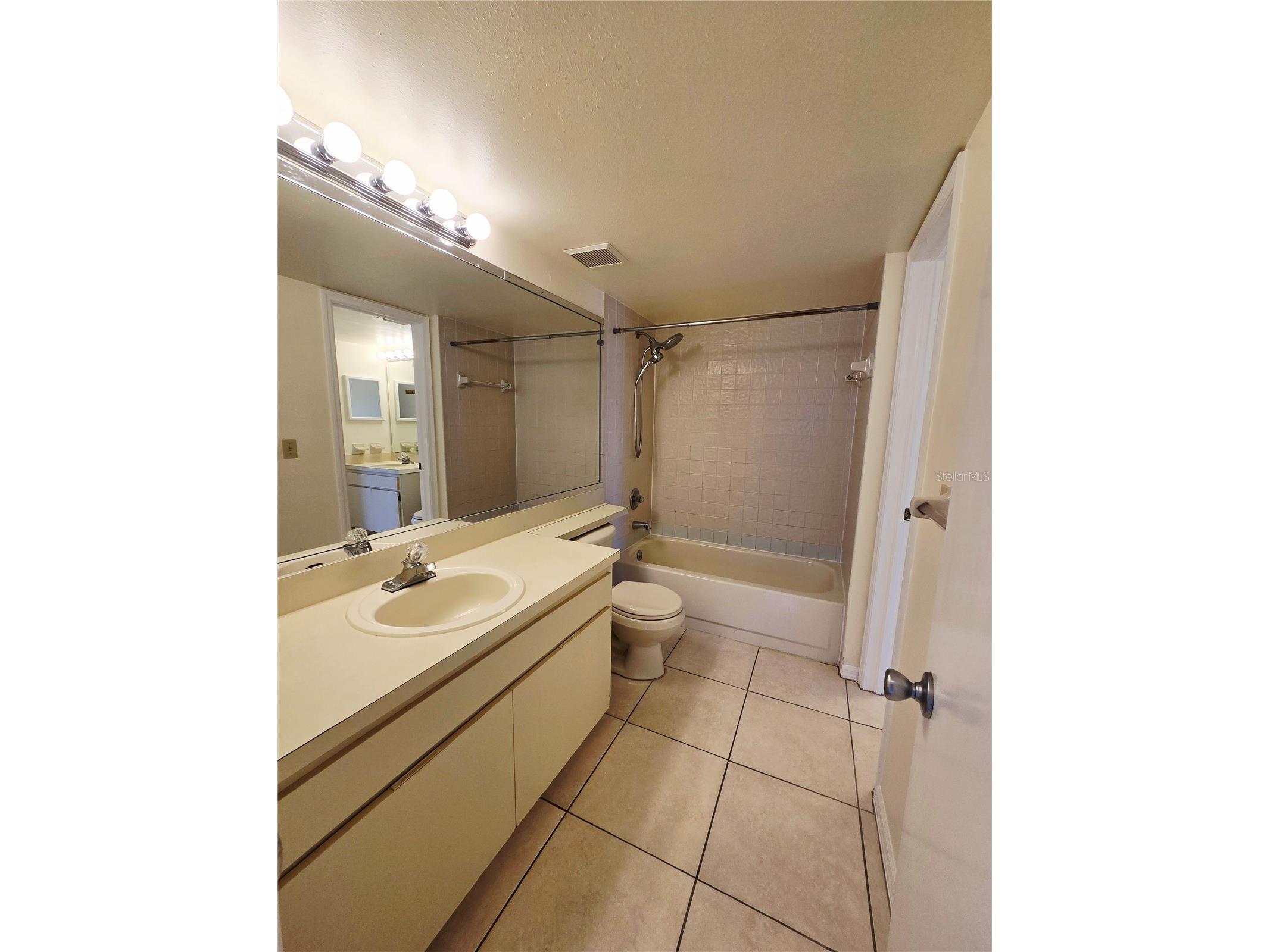 6802 Stones Throw Circle N #14206 Saint Petersburg FL 33710 TB8510637 image17