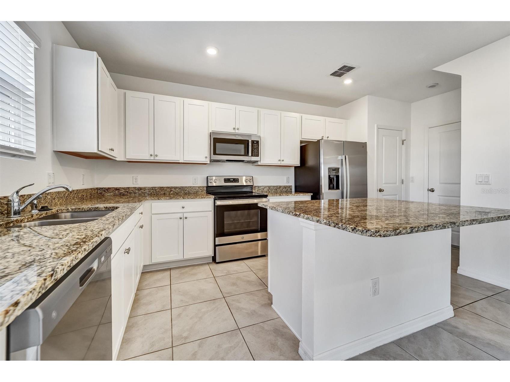 6803 Branham Mill Court Zephyrhills FL 33542 TB8488089 image4