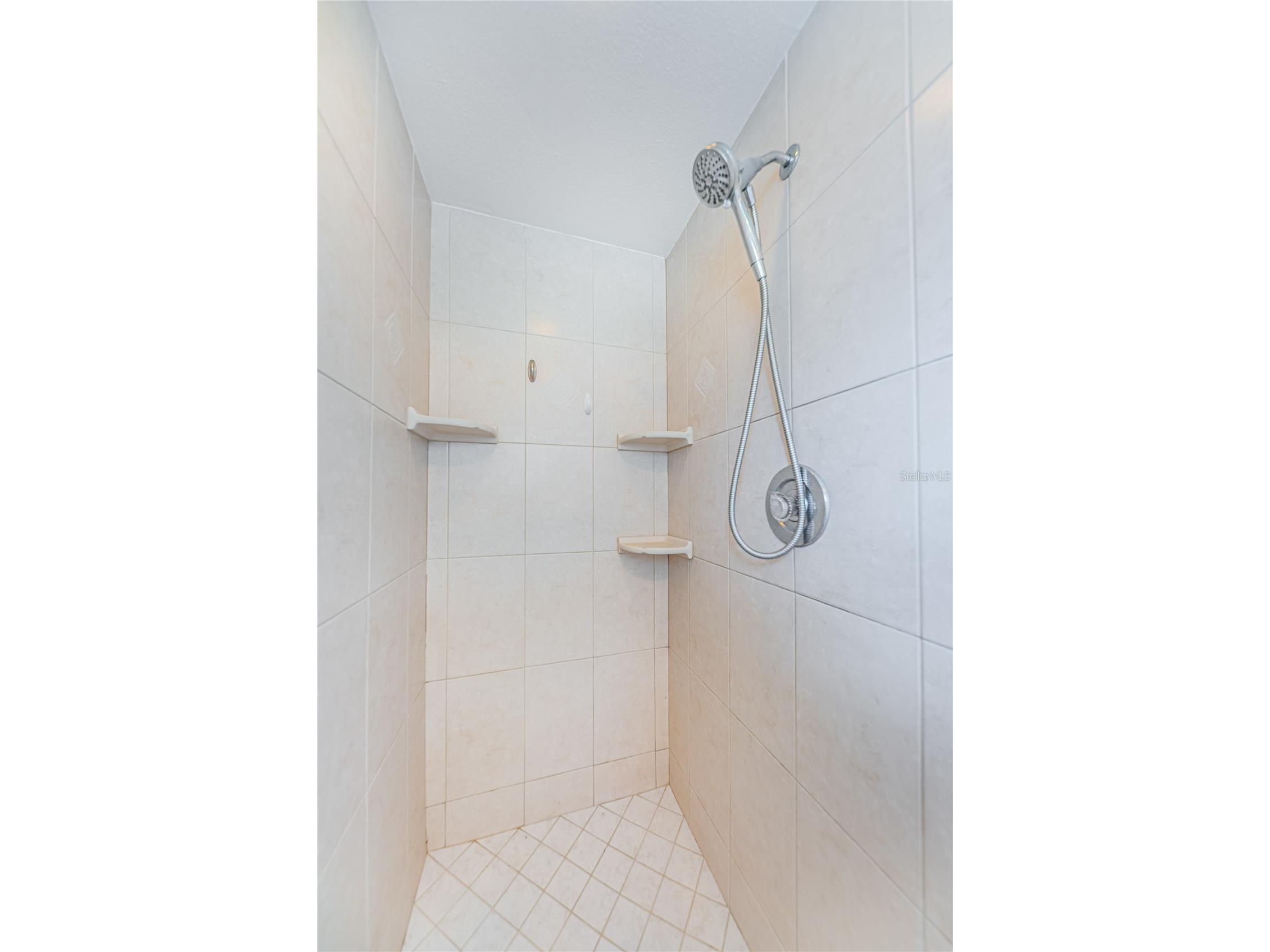 6804 Seafairer Drive Tampa FL 33615 TB8500351 image32