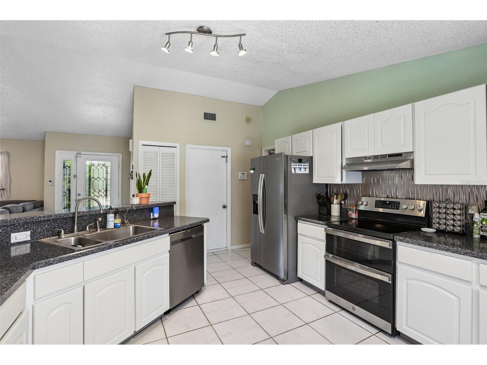 6805 Longpointe Way Tampa FL 33615 TB8521238 image11