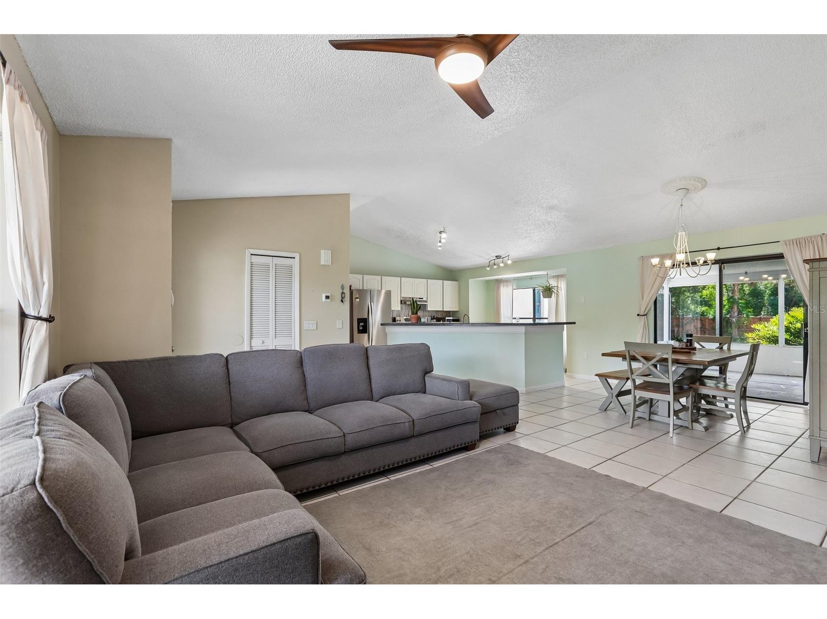 6805 Longpointe Way Tampa FL 33615 TB8521238 image2