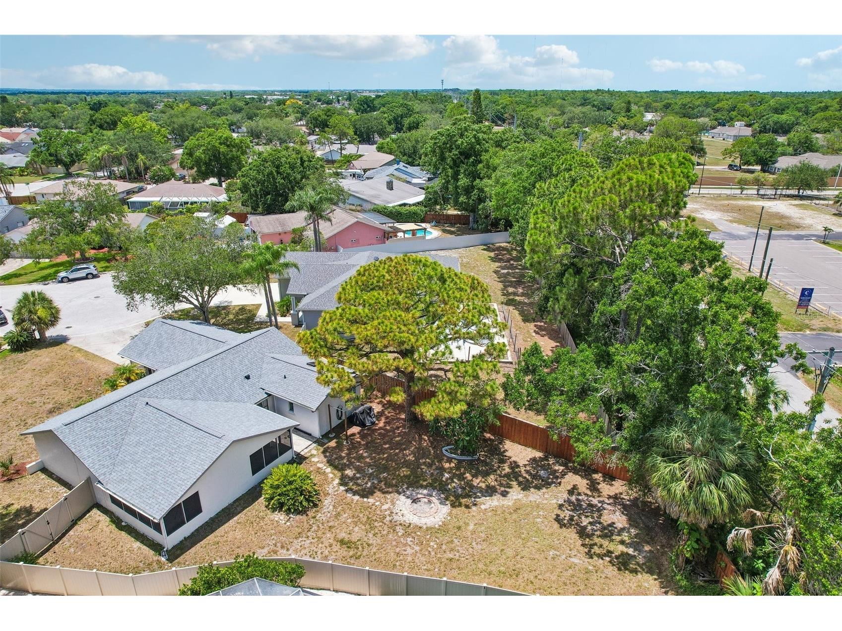 6805 Longpointe Way Tampa FL 33615 TB8521238 image28