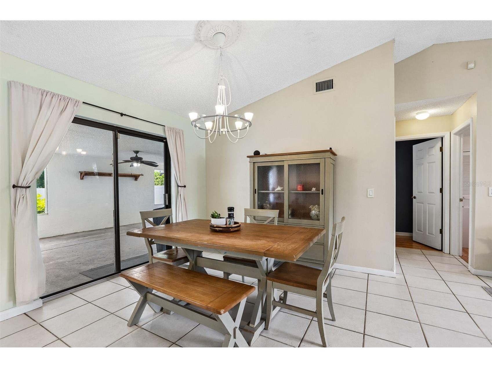 6805 Longpointe Way Tampa FL 33615 TB8521238 image5