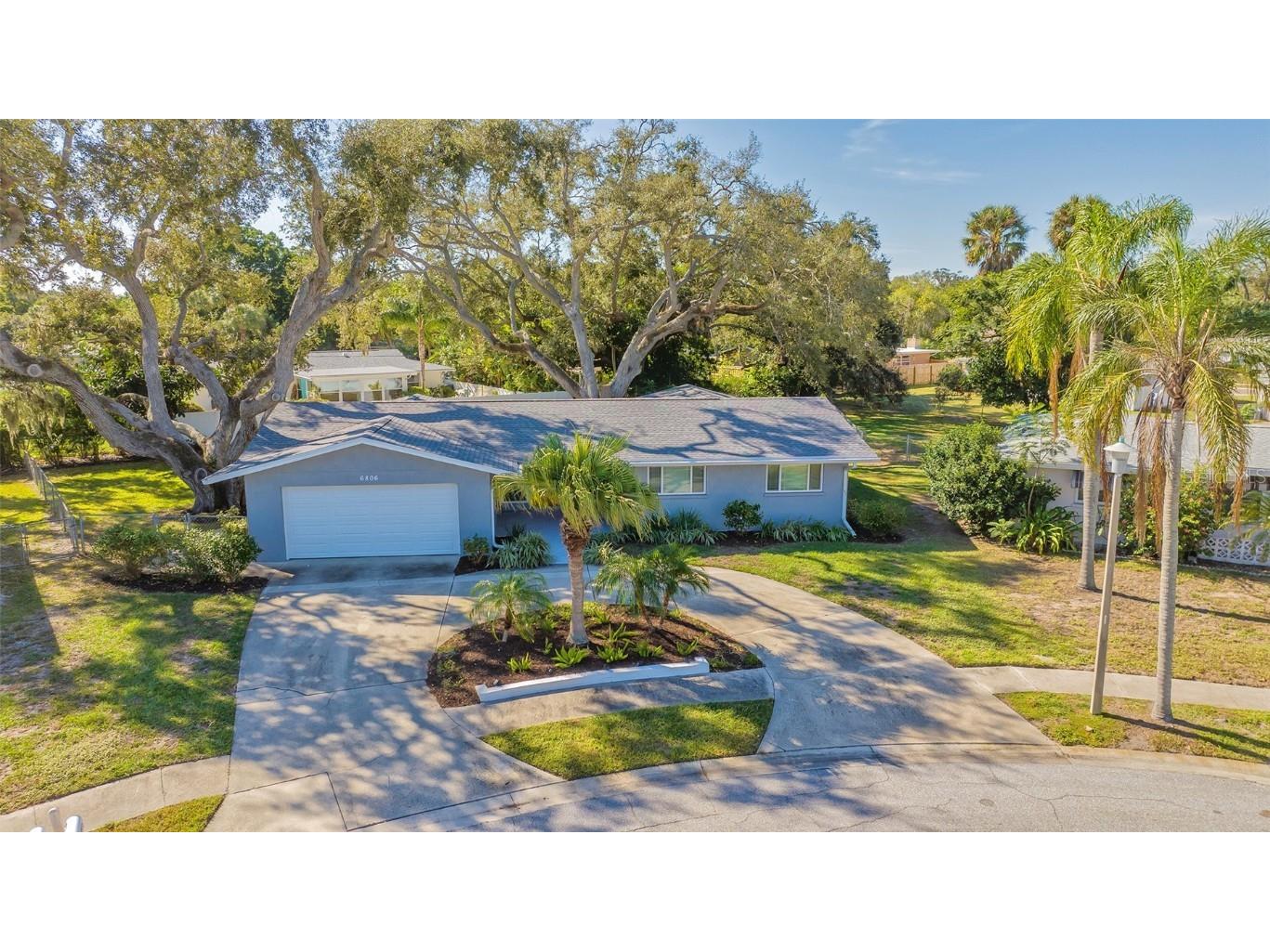 6806 Half Moon Drive Sarasota FL 34231 A4590683 image1