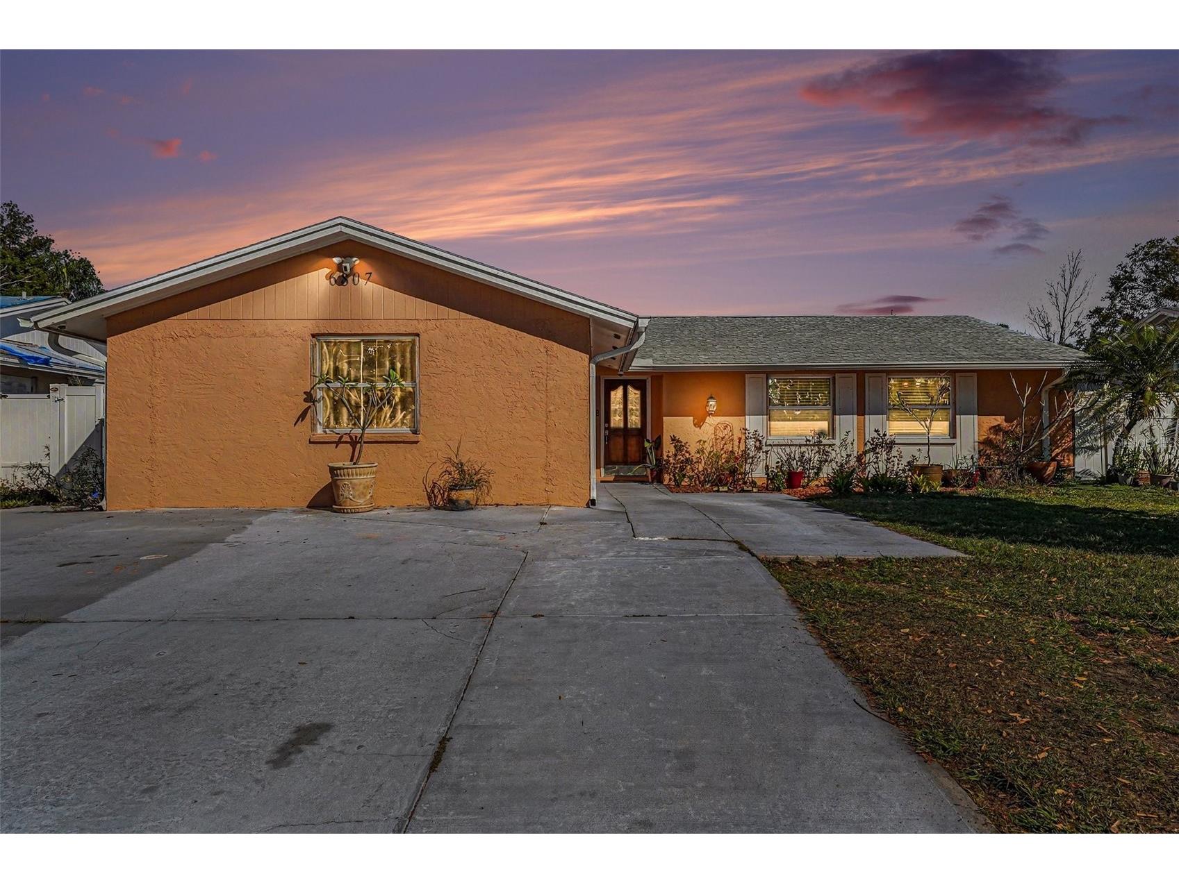 6807 Dickinson Court Tampa FL 33634 TB8480711 image1
