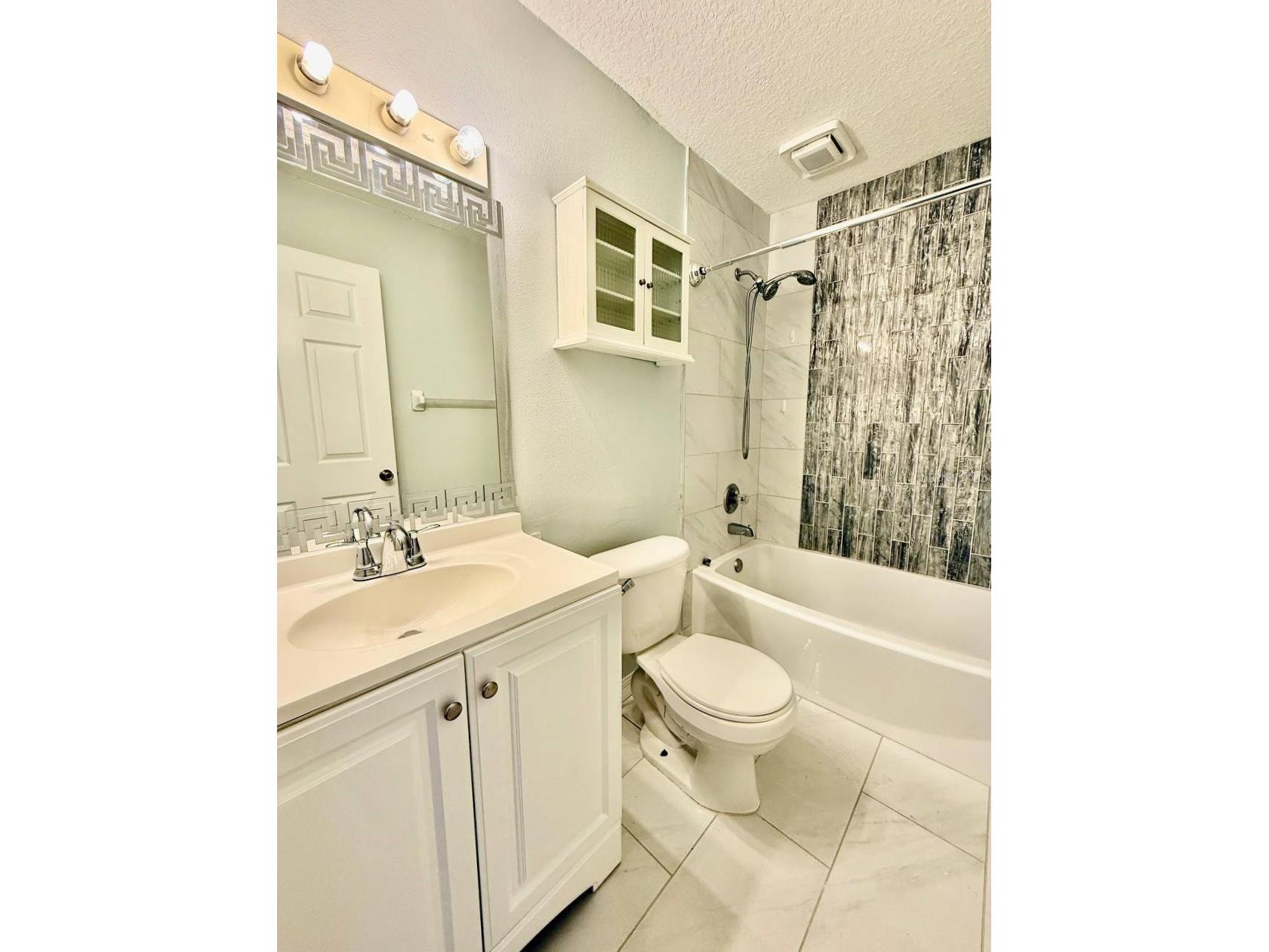 6807 Kingston Drive Tampa FL 33619 TB8505435 image17