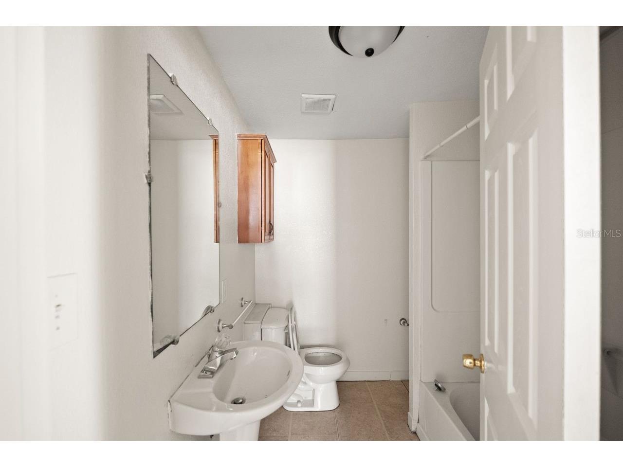 6808 New York Drive Tampa FL 33619 TB8492889 image17