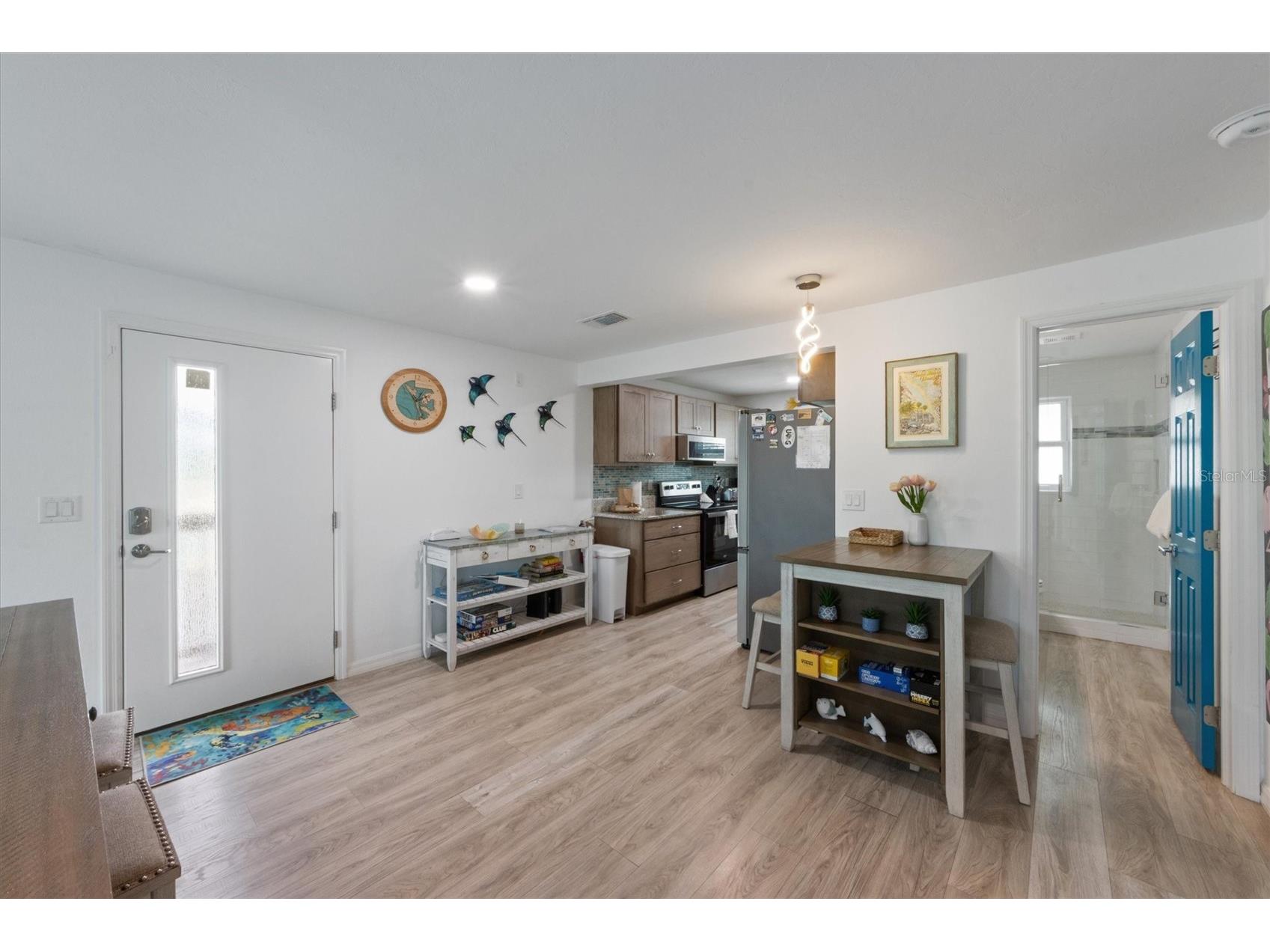 6808 Palm Drive #B Holmes Beach FL 34217 - CLARK SPRING LAKE ESTATES A4664678 image5