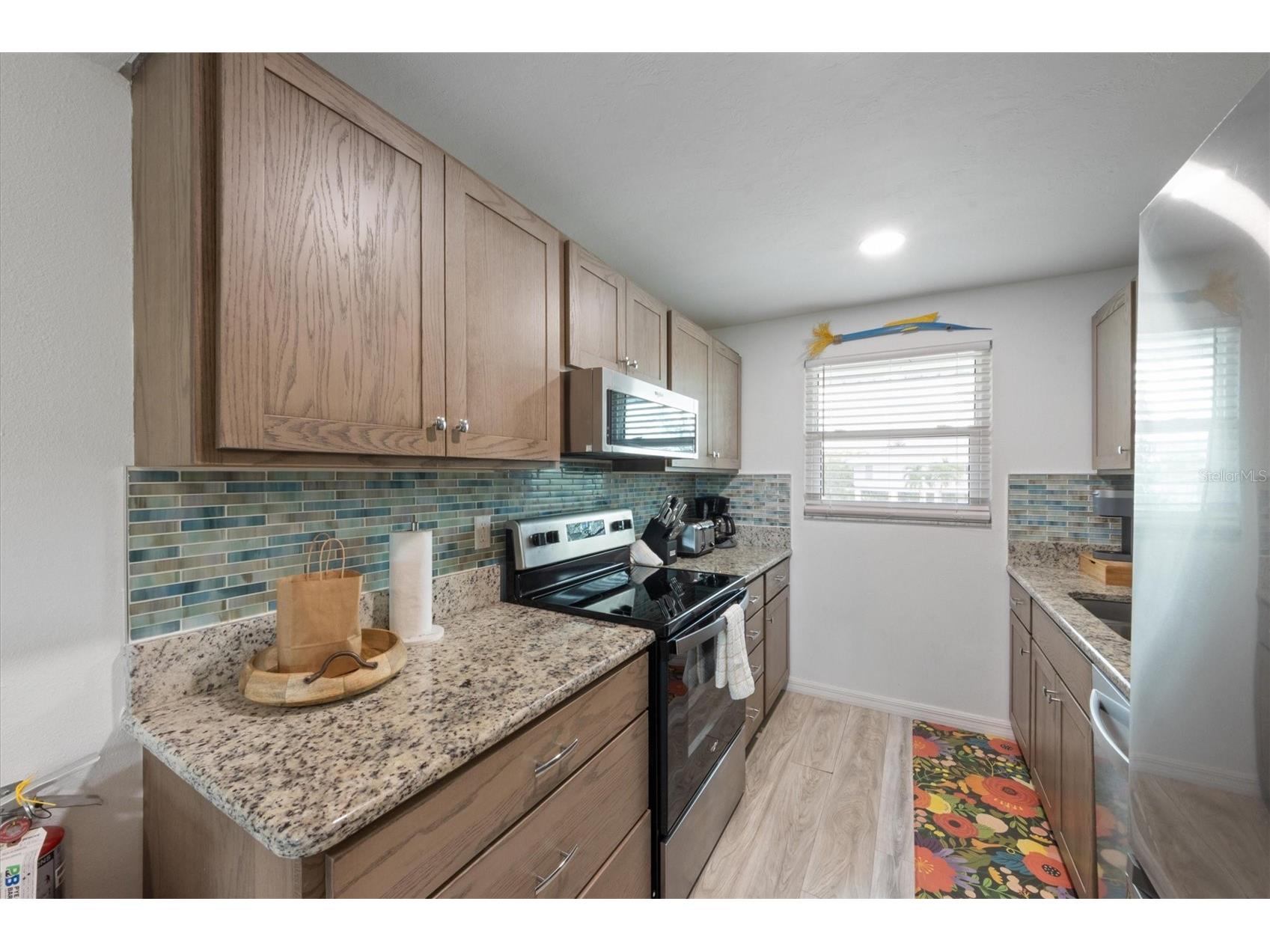 6808 Palm Drive #B Holmes Beach FL 34217 - CLARK SPRING LAKE ESTATES A4664678 image7