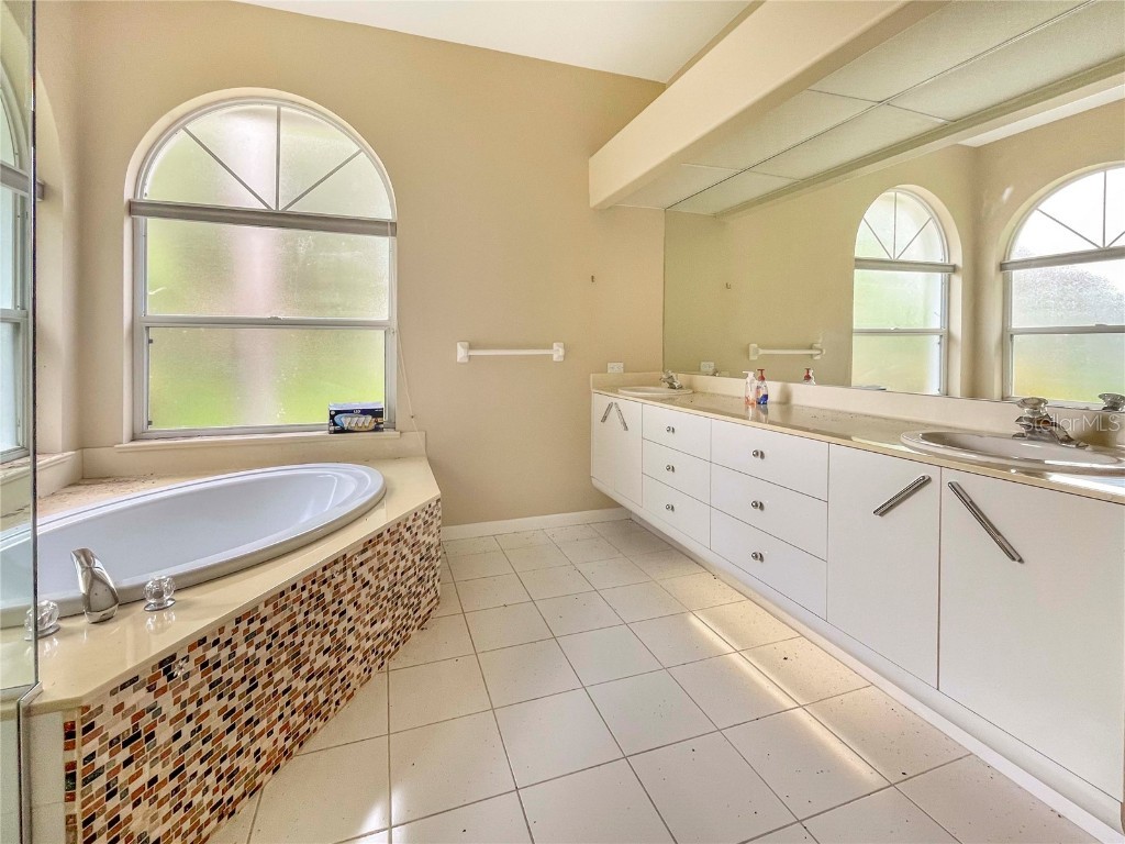 6809 Erica Lane Sarasota FL 34241 A4664103 image16