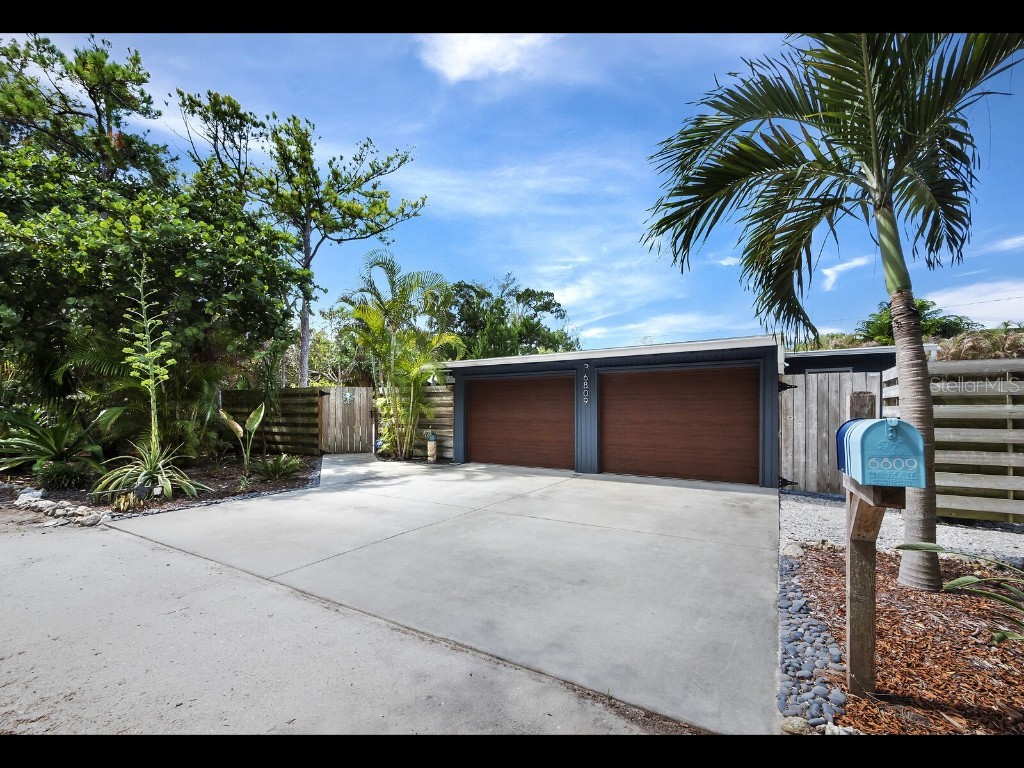 6809 Pine Street Longboat Key FL 34228 A4589043 image1