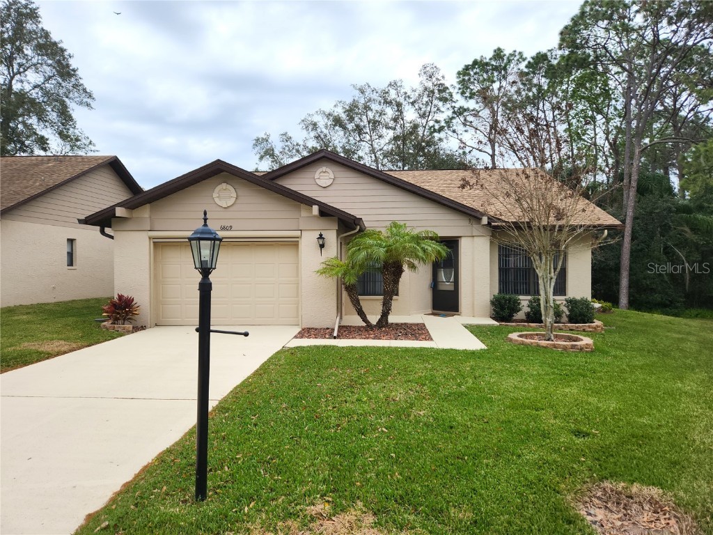 6809 Plumleaf Court Spring Hill FL 34606 W7861904 image1