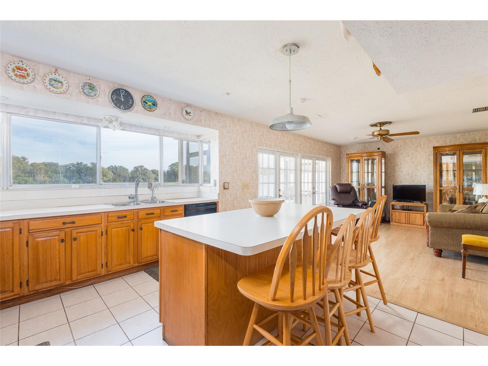6809 Twelve Oaks Boulevard Tampa FL 33634 TB8469377 image13