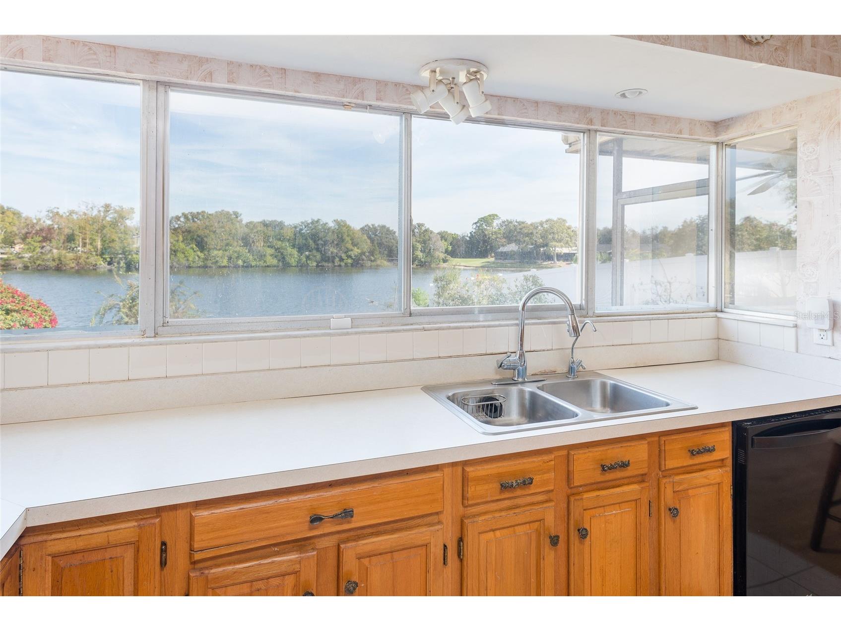 6809 Twelve Oaks Boulevard Tampa FL 33634 TB8469377 image16