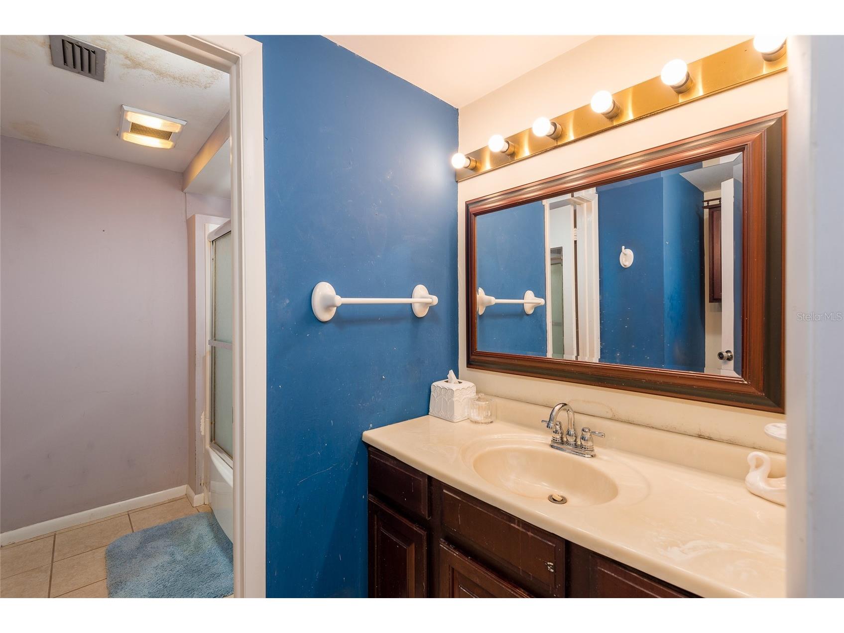 6809 Twelve Oaks Boulevard Tampa FL 33634 TB8469377 image31