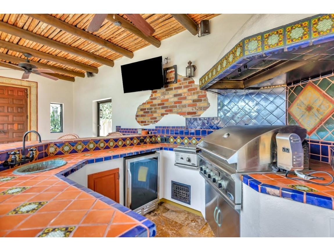 681 Avenida De Mayo Sarasota FL 34242 A4652166 image10