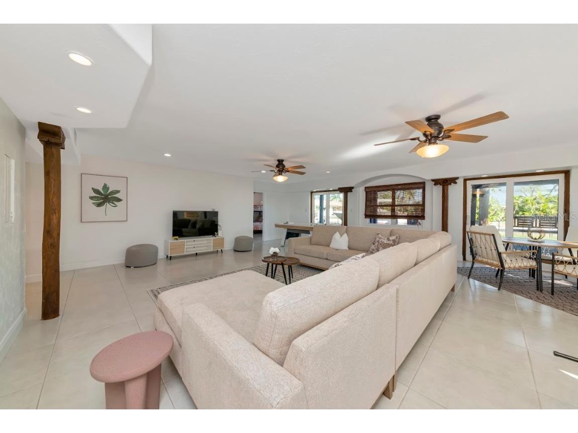 681 Avenida De Mayo Sarasota FL 34242 A4652166 image17