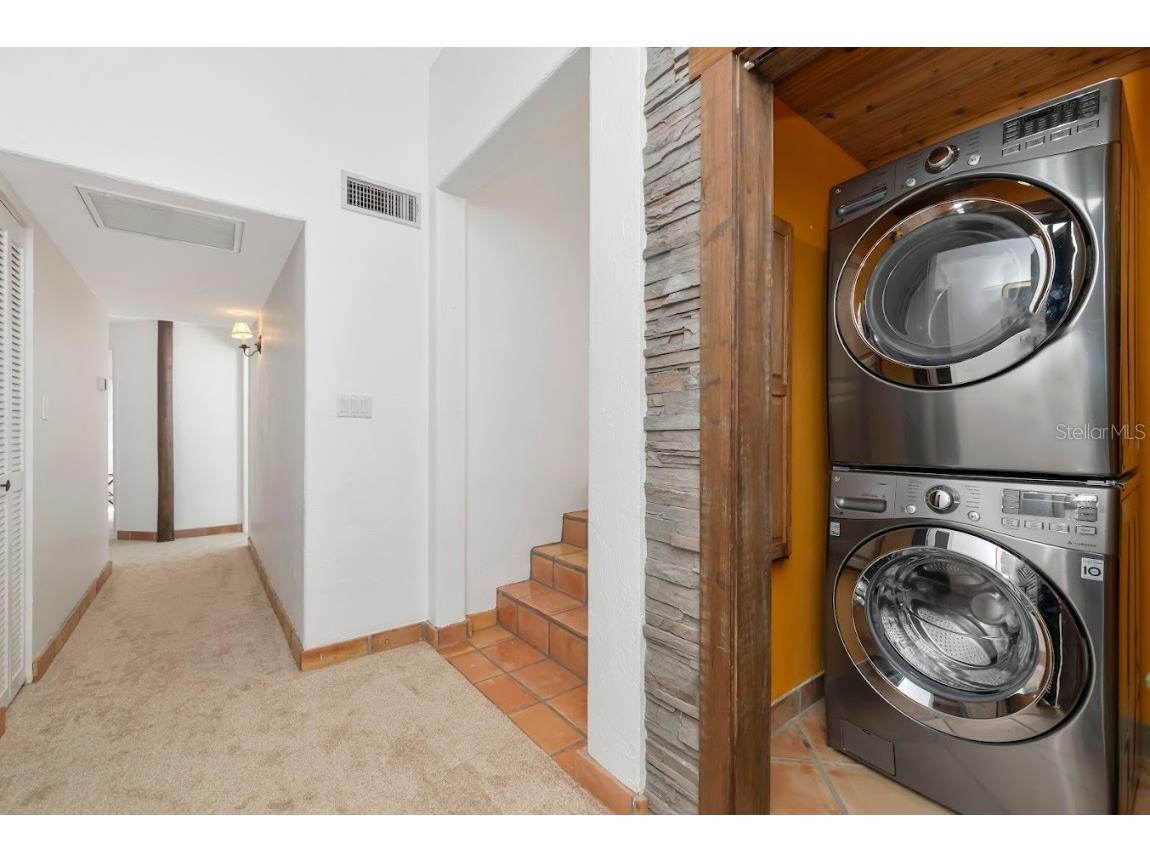 681 Avenida De Mayo Sarasota FL 34242 A4652166 image22