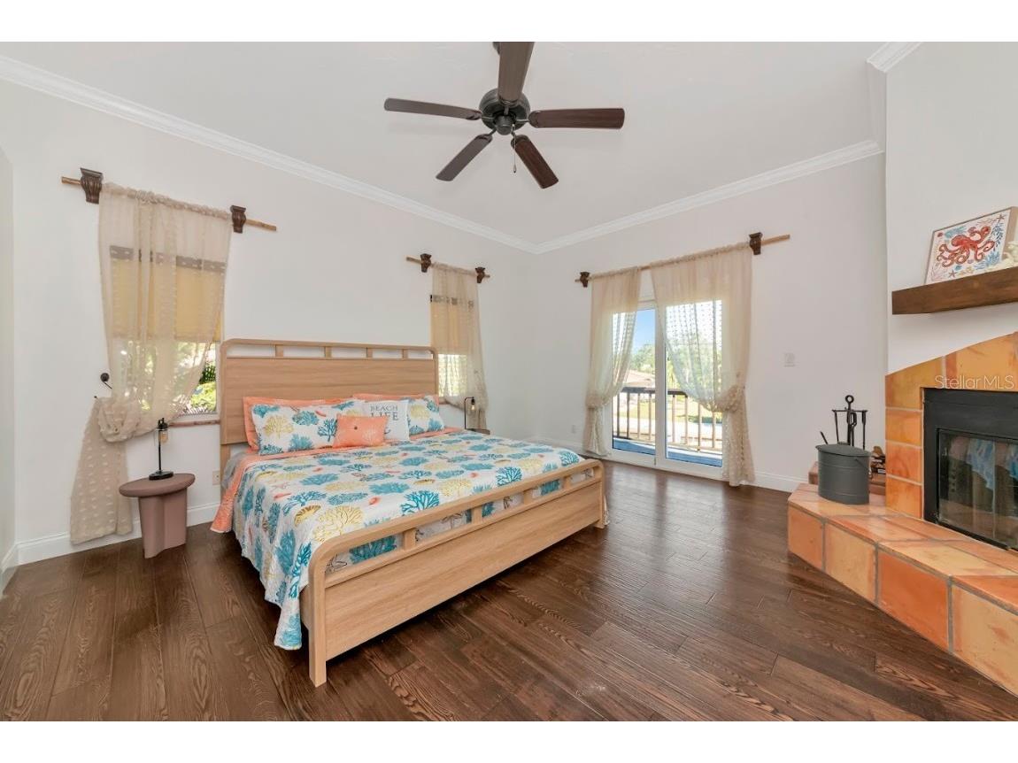 681 Avenida De Mayo Sarasota FL 34242 A4652166 image23