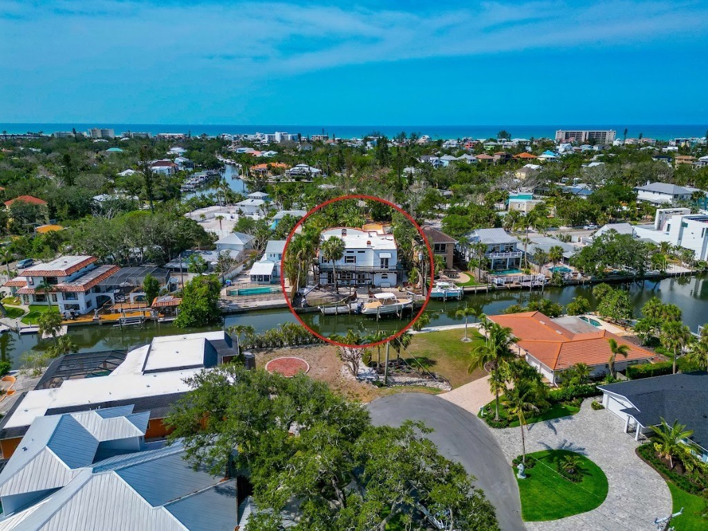 681 Avenida De Mayo Sarasota FL 34242 A4652166 image3