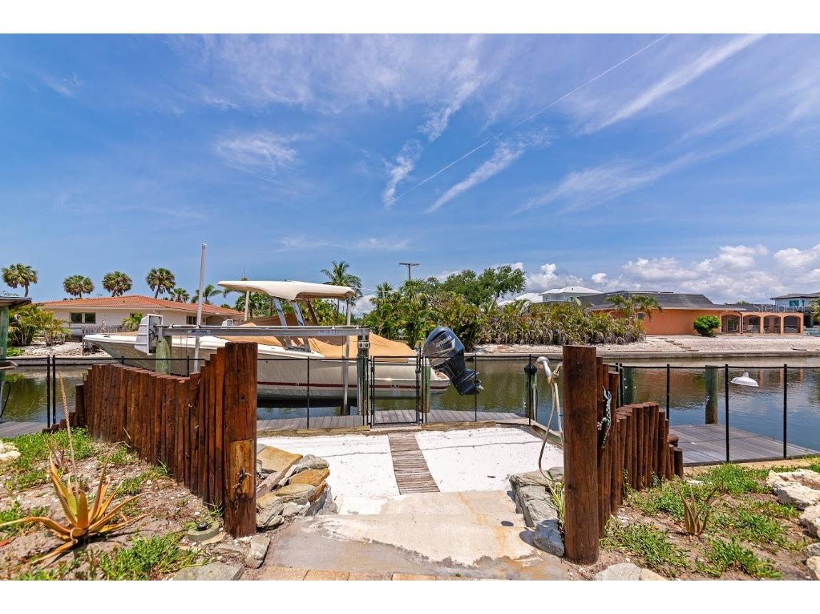 681 Avenida De Mayo Sarasota FL 34242 A4652166 image31