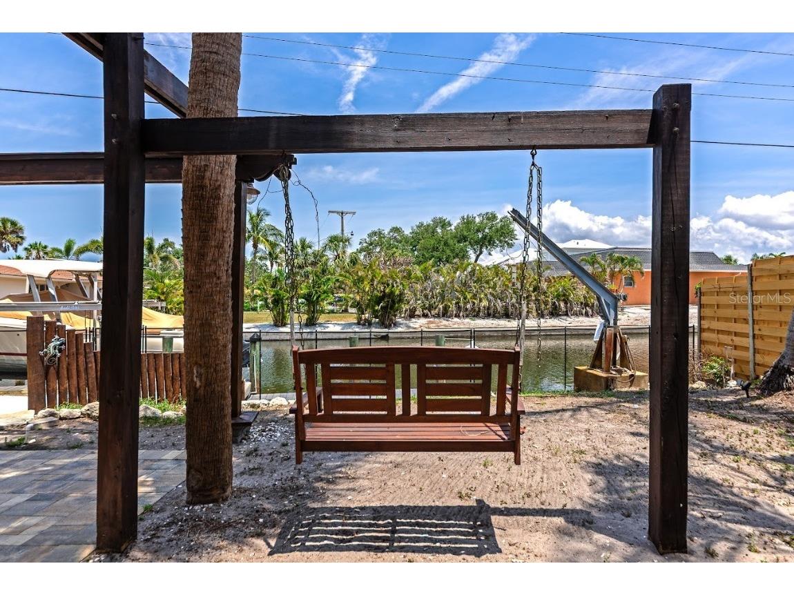 681 Avenida De Mayo Sarasota FL 34242 A4652166 image33