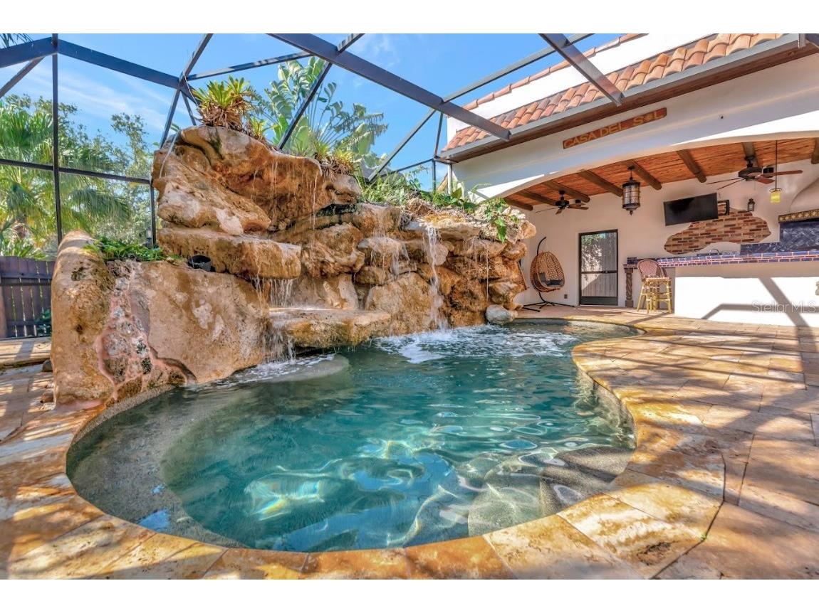 681 Avenida De Mayo Sarasota FL 34242 A4652166 image8