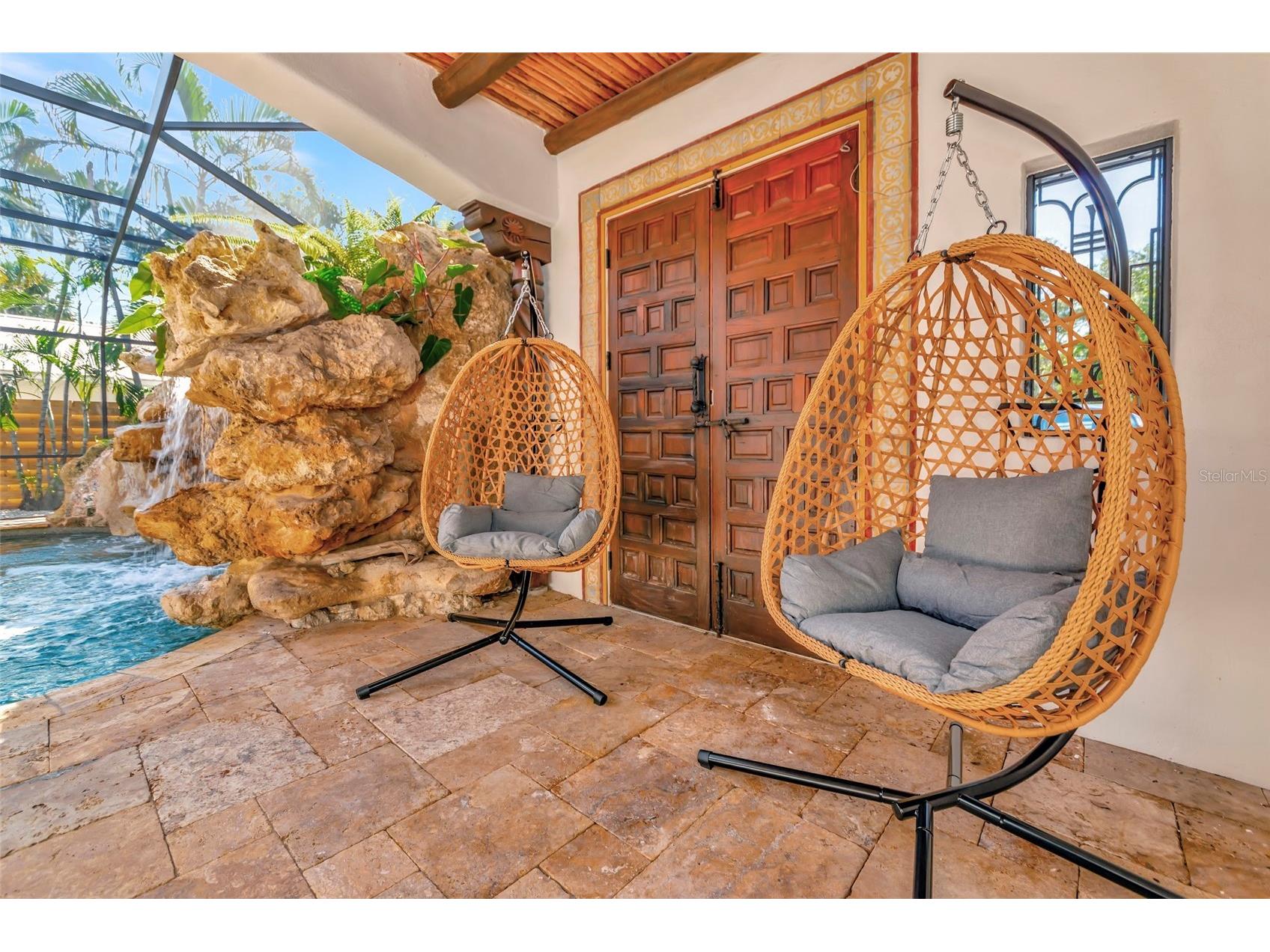 681 Avenida De Mayo Sarasota FL 34242 A4693410 image11