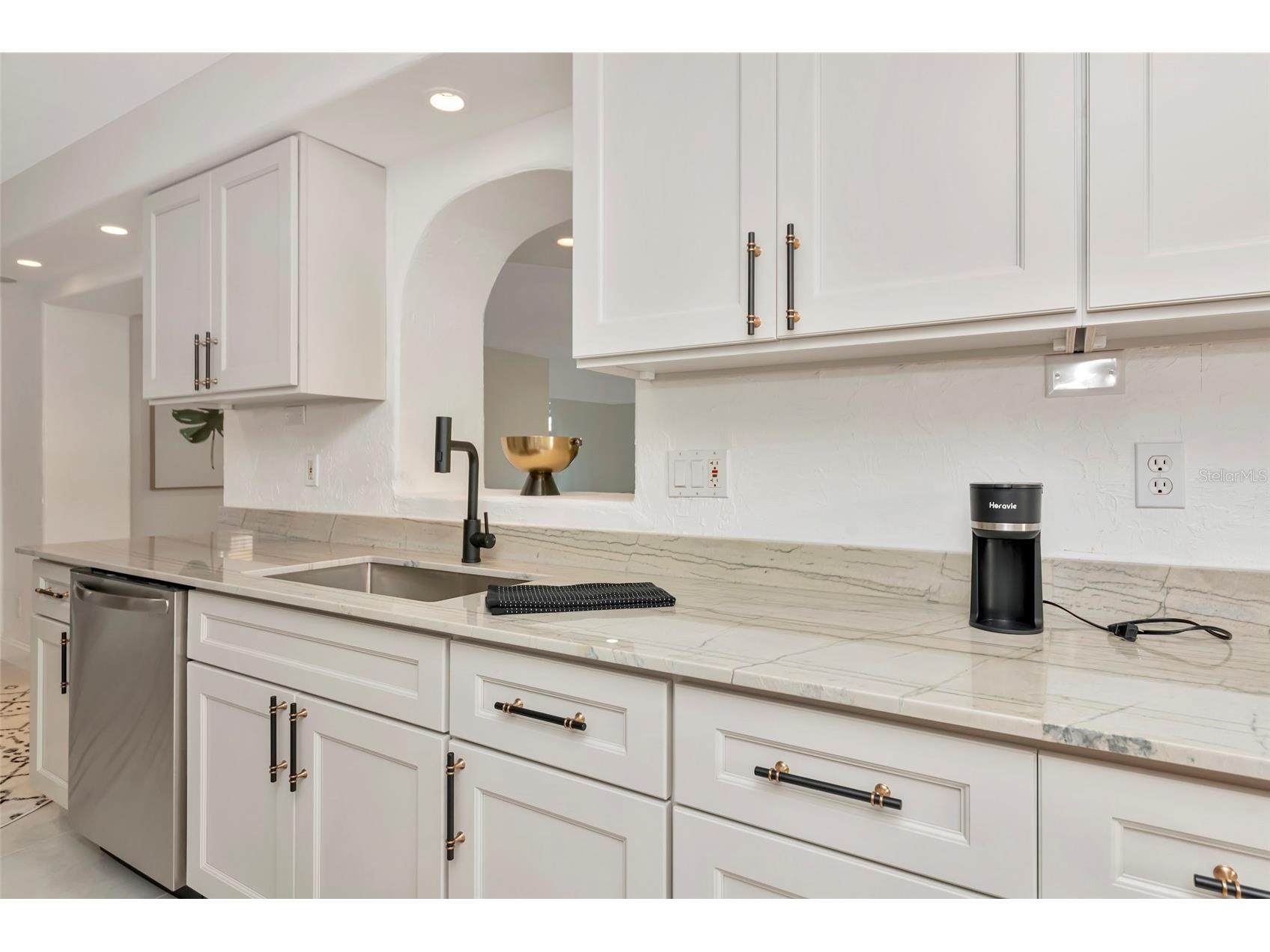 681 Avenida De Mayo Sarasota FL 34242 A4693410 image21