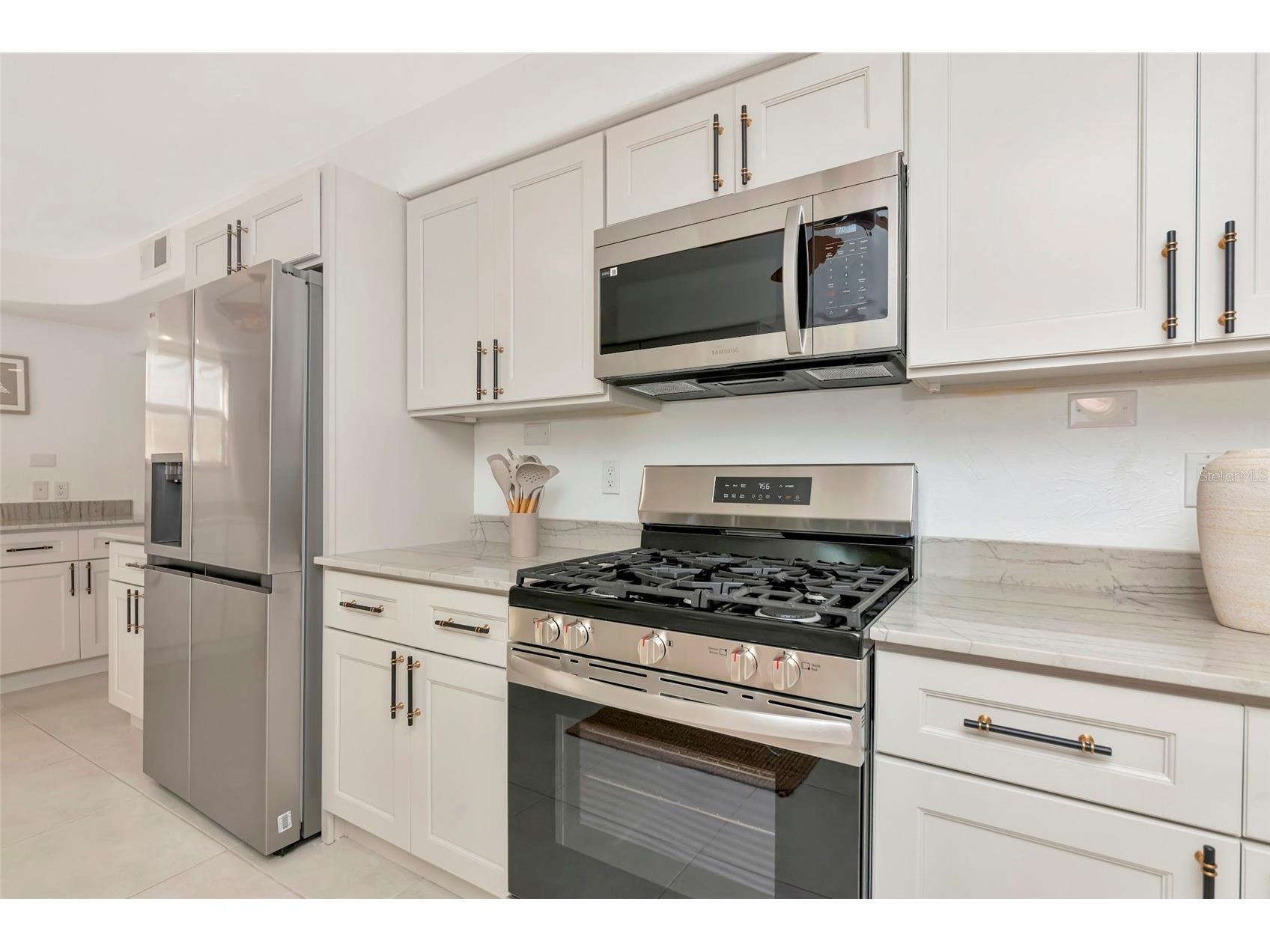 681 Avenida De Mayo Sarasota FL 34242 A4693410 image22