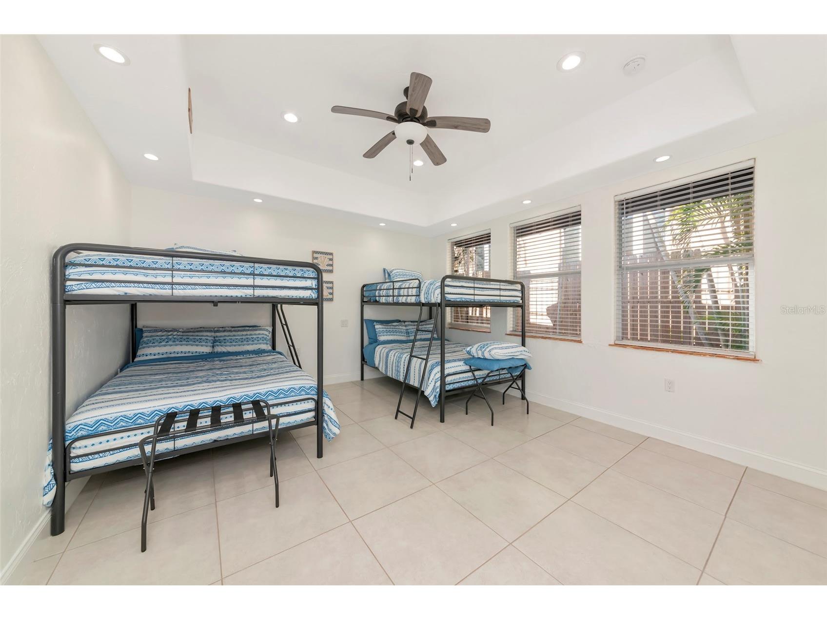 681 Avenida De Mayo Sarasota FL 34242 A4693410 image27