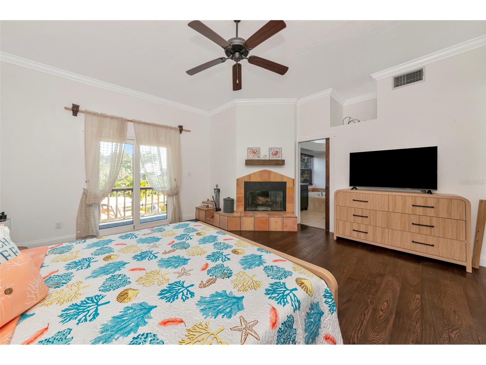 681 Avenida De Mayo Sarasota FL 34242 A4693410 image36