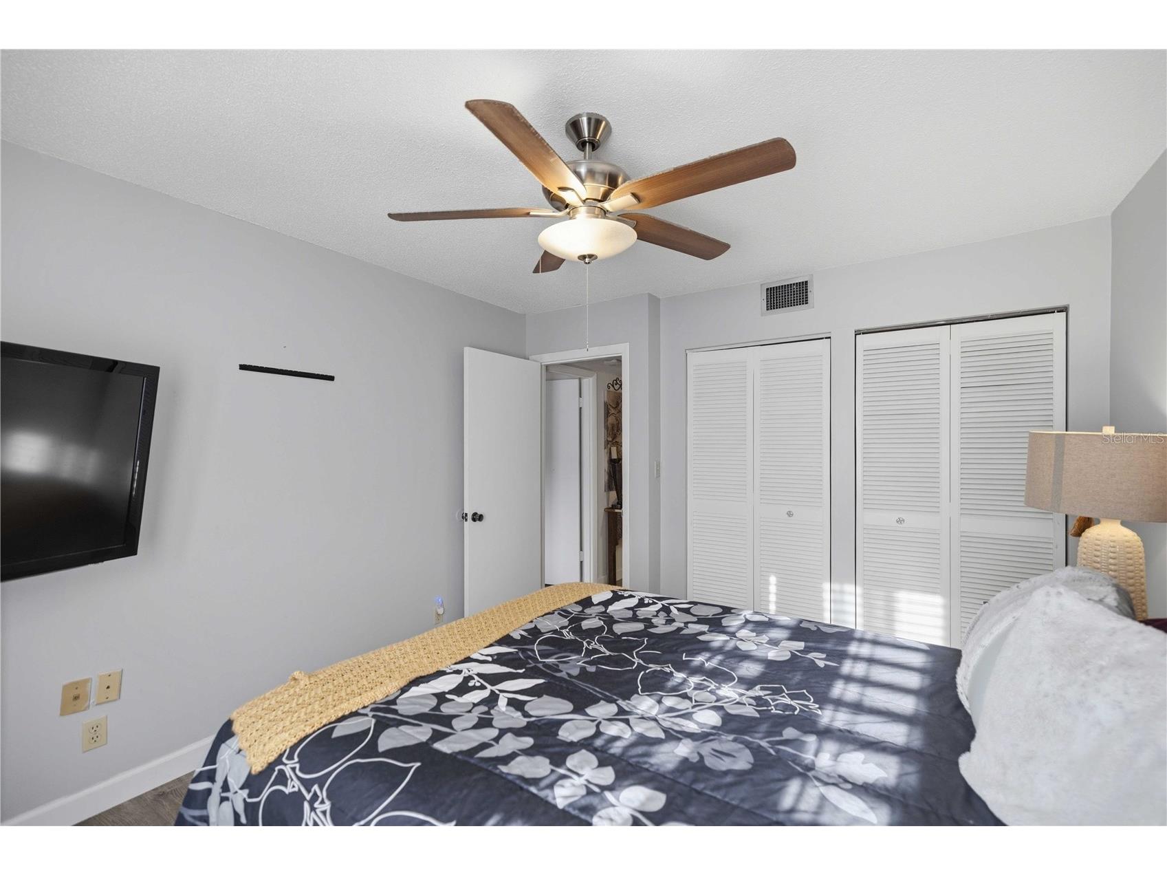 681 Midway Drive #B Ocala FL 34472 - LAKE SPARKLE OM725484 image21