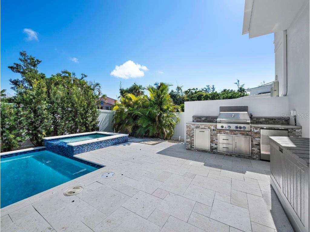 6810 Longboat Drive S Longboat Key FL 34228 - SARASOTA BAY GULF OF MEXICO A4669890 image29