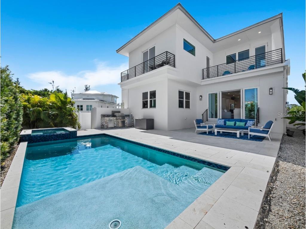 6810 Longboat Drive S Longboat Key FL 34228 - SARASOTA BAY GULF OF MEXICO A4669890 image3