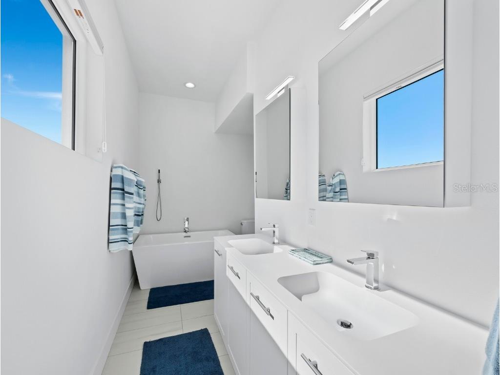 6810 Longboat Drive S Longboat Key FL 34228 - SARASOTA BAY GULF OF MEXICO A4669890 image46