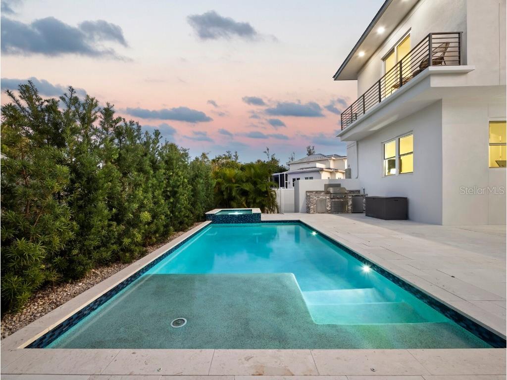 6810 Longboat Drive S Longboat Key FL 34228 - SARASOTA BAY GULF OF MEXICO A4669890 image7