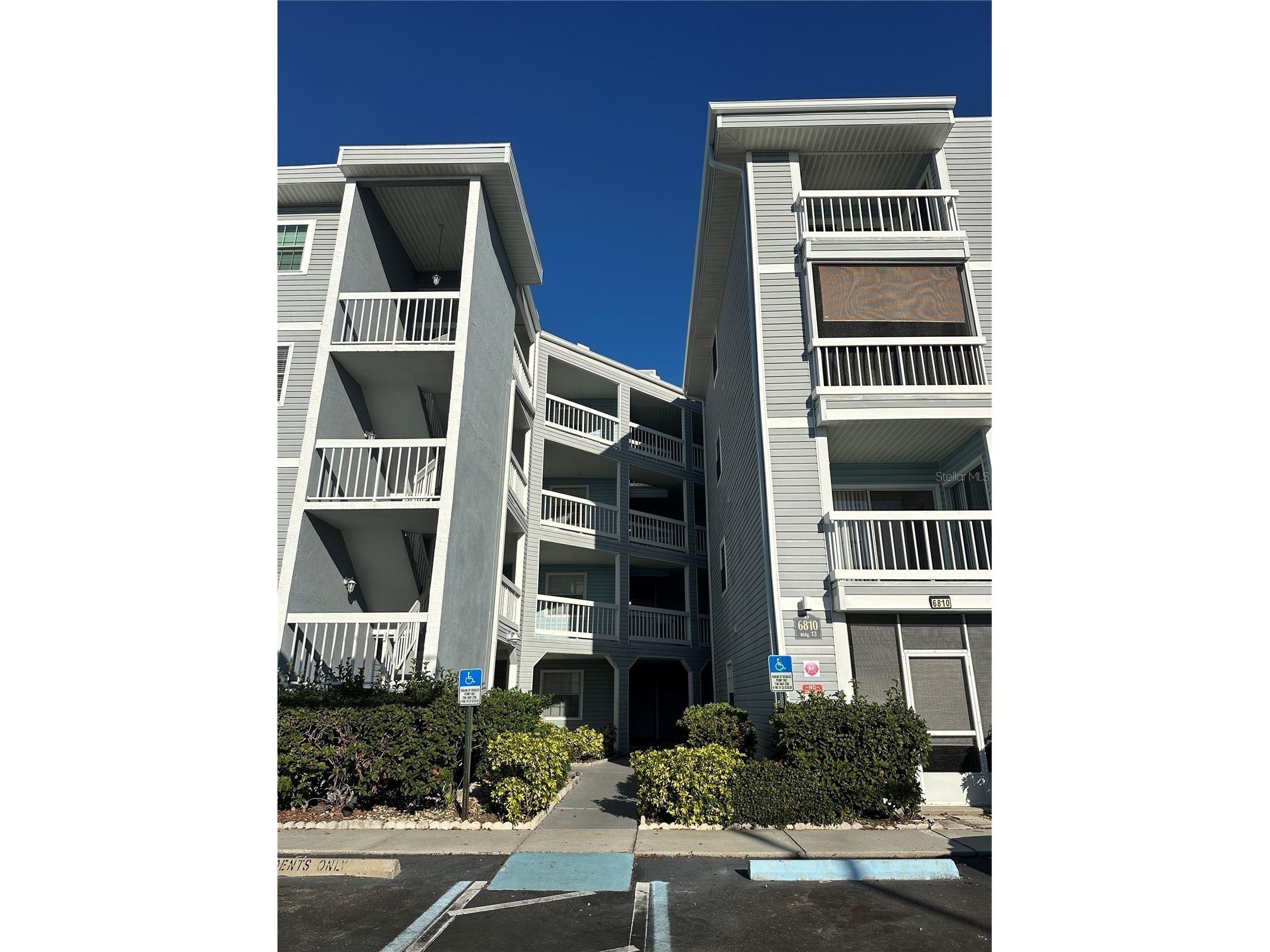 6810 Stones Throw Circle N #13203 Saint Petersburg FL 33710 TB8425809 image1