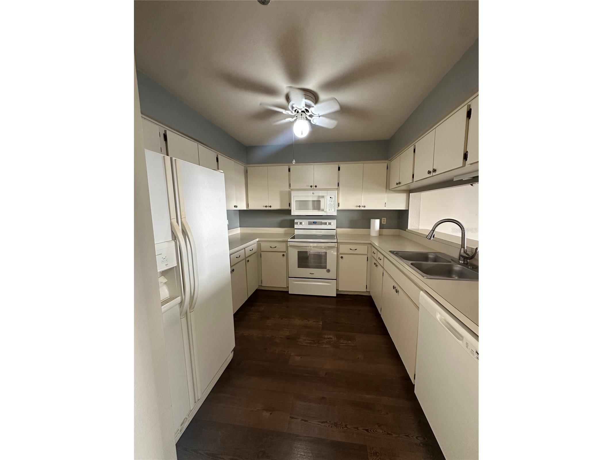 6810 Stones Throw Circle N #13203 Saint Petersburg FL 33710 TB8425809 image2