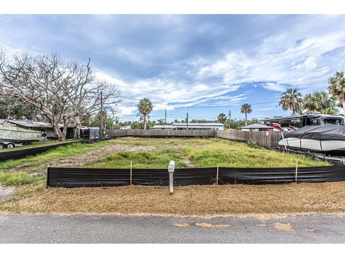 6813 Garden Drive New Port Richey FL 34652 W7880586 image2