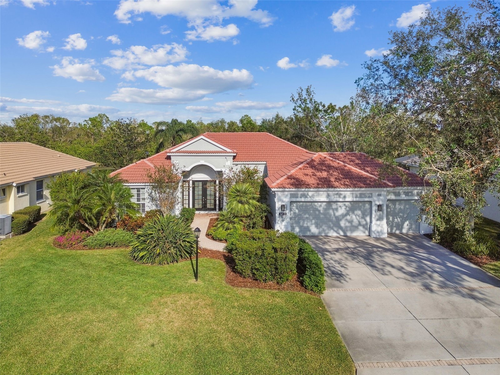 6815 Honeysuckle Trail Lakewood Ranch FL 34202 A4695596 image1