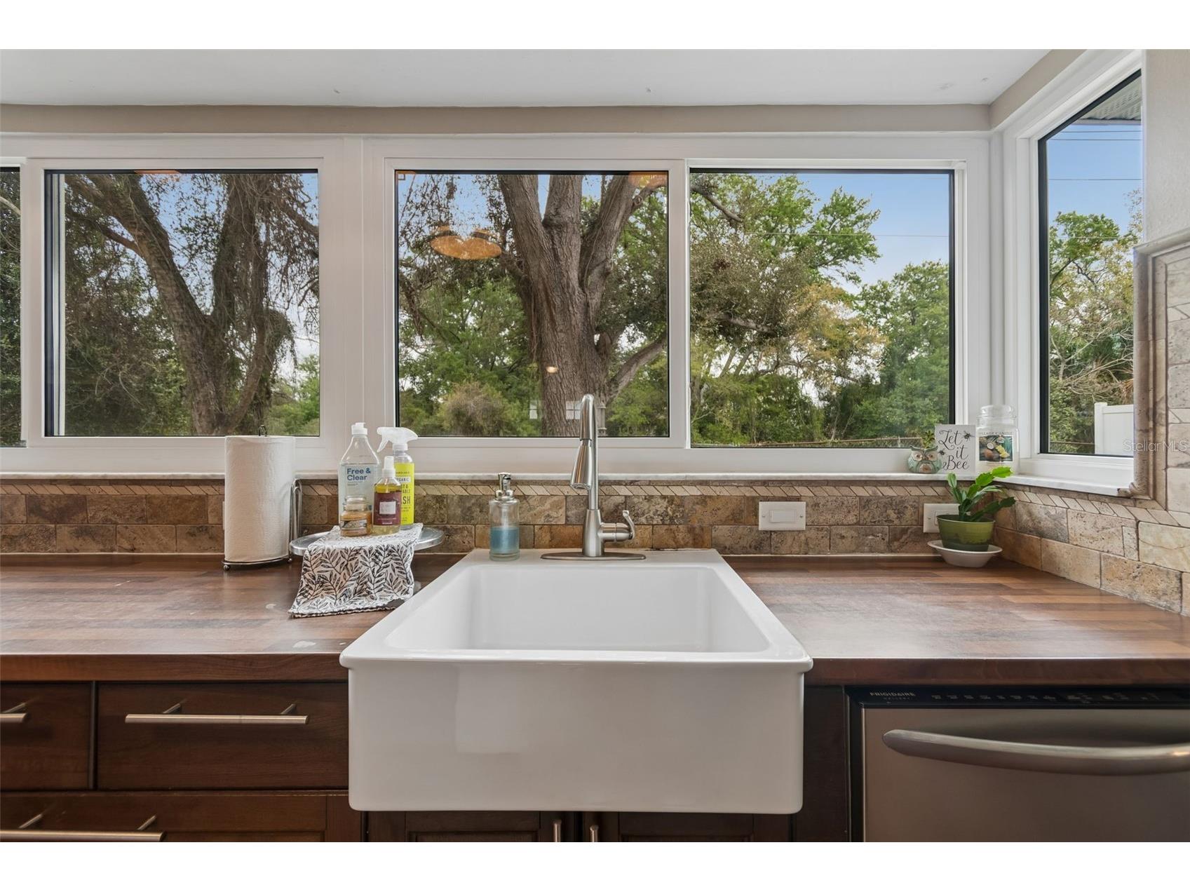 6815 Mitchell Circle Tampa FL 33634 TB8487339 image21