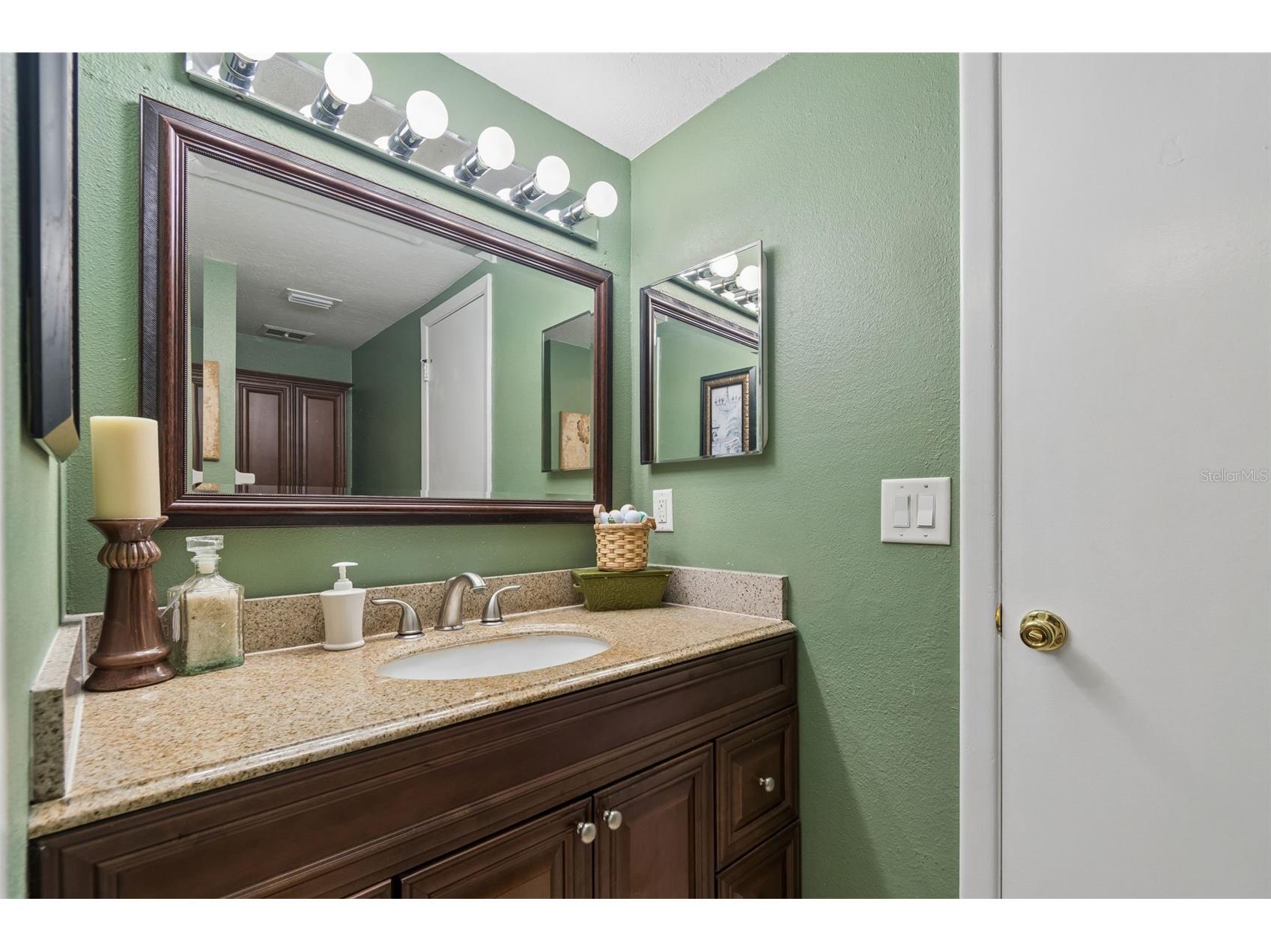 6815 Mitchell Circle Tampa FL 33634 TB8487339 image48