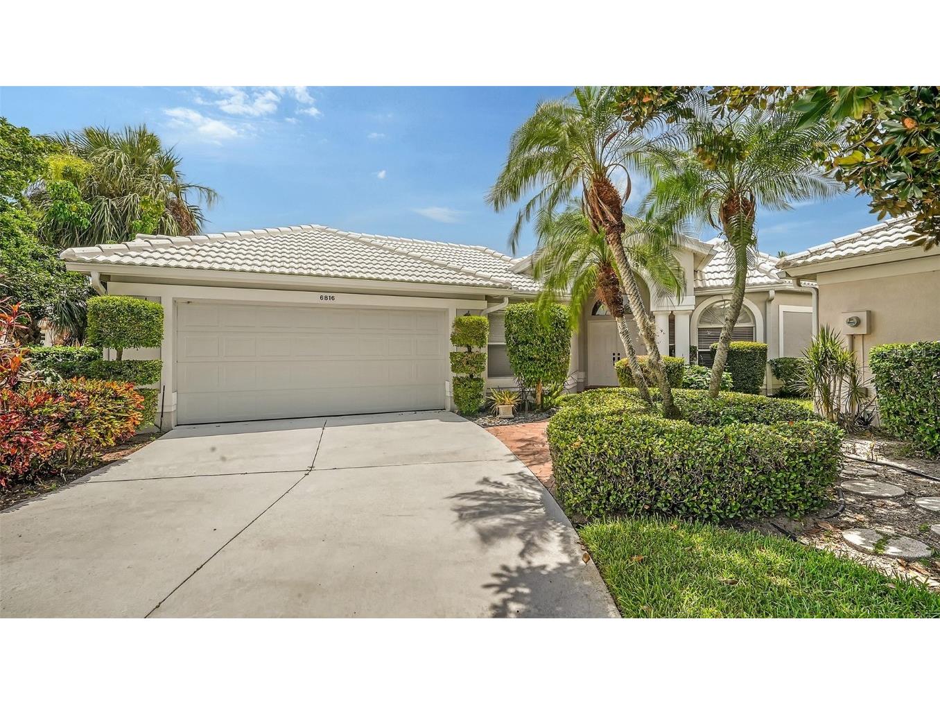 6816 Avenida Marbella Sarasota FL 34238 A4575552 image1