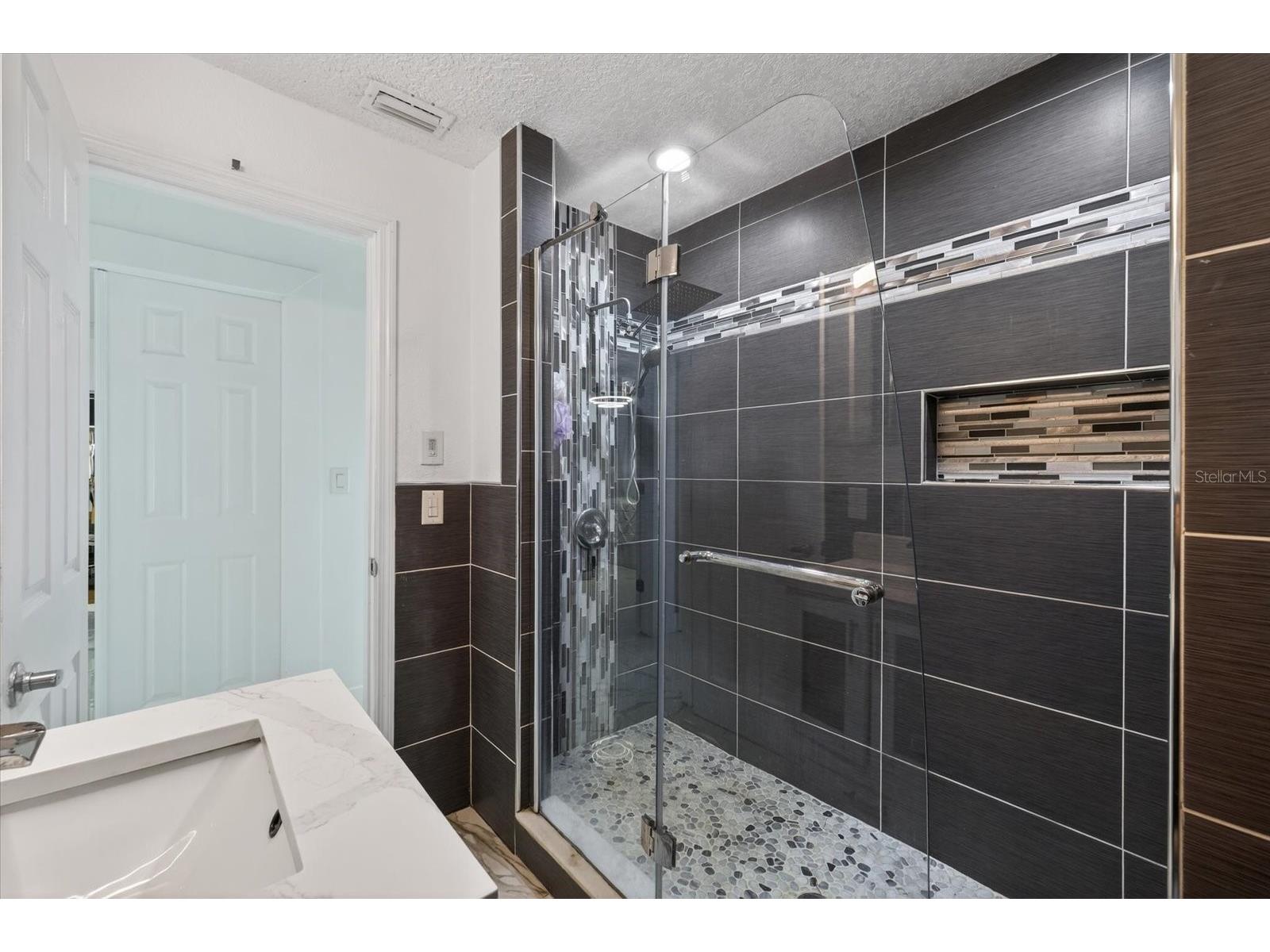 6816 E Creek Drive Tampa FL 33615 TB8484962 image17